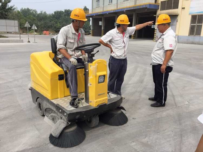 中国联合水泥厂采购合美驾驶式扫地机