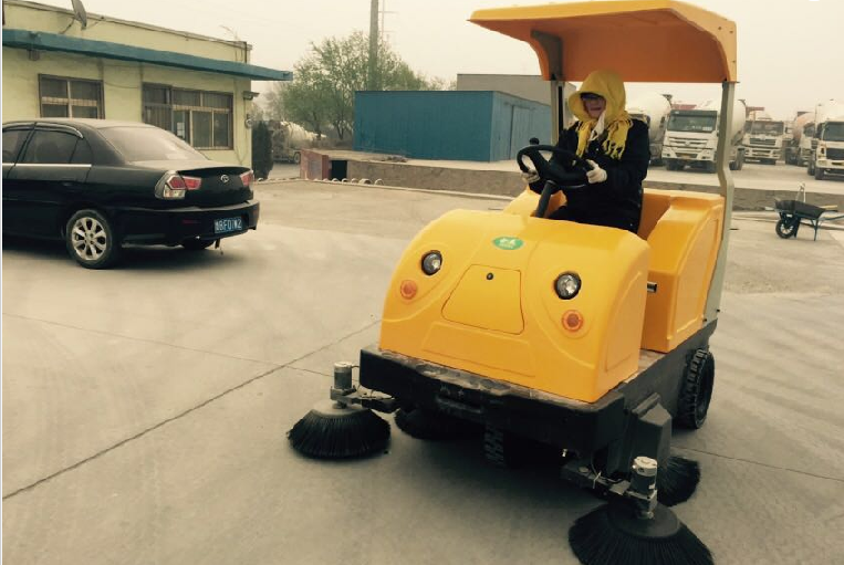 郑州祥龙混凝土搅拌站采购合美驾驶式扫地机